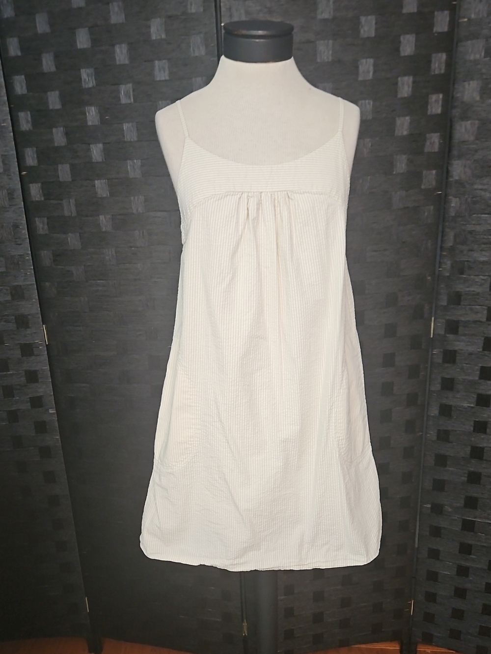 Patagonia Cream Striped Sleeveless Organic Cotton Seersucker Dress Size Small